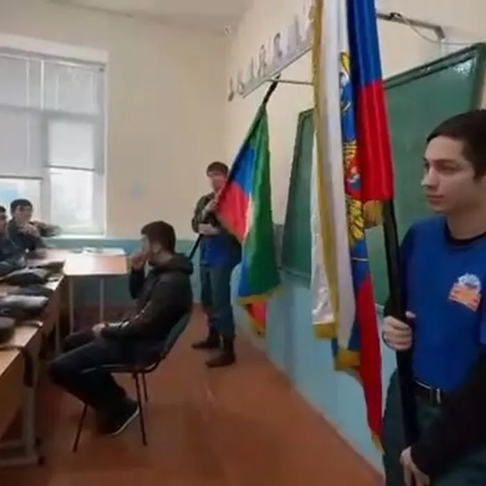 Ритуал поднятия флагов