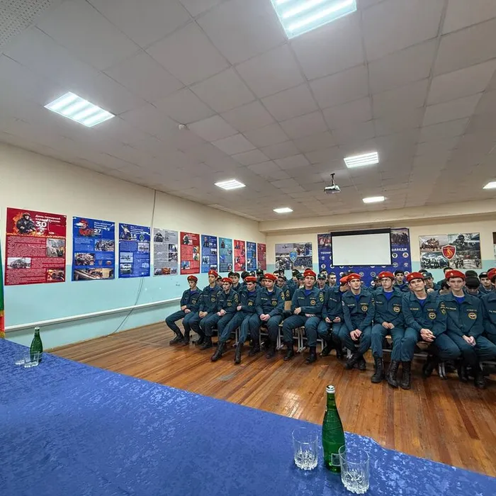 Церемония выноса Государственного флага Российской Федерации и флага Республики Дагестан