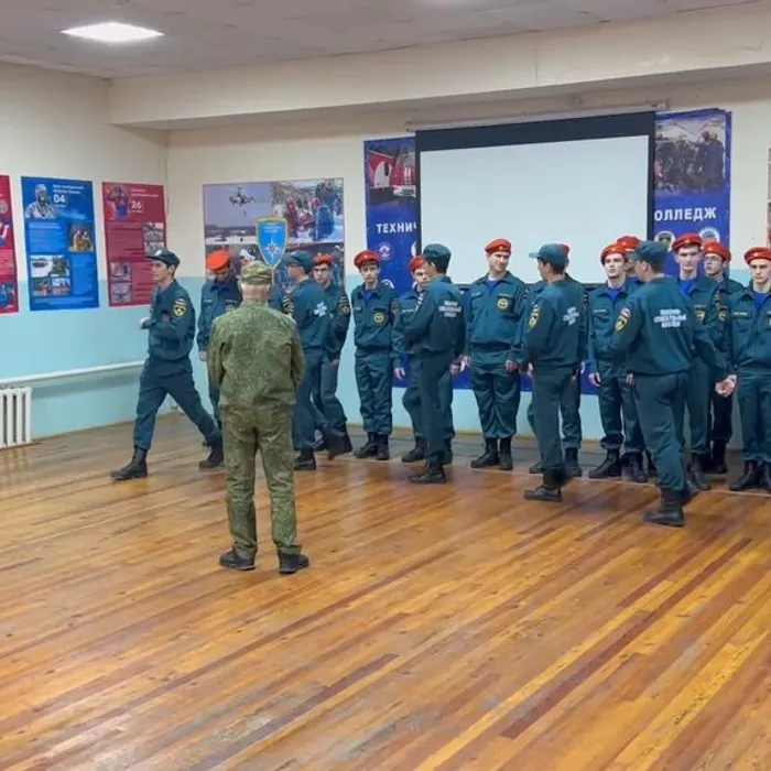 Учебный день в Техническом пожарно-спасательном колледже